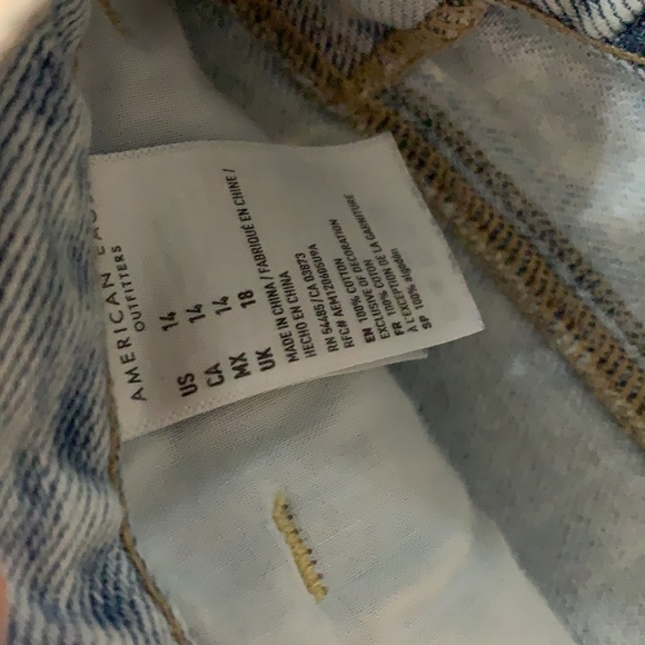 American Eagle Mom Jean Shorts - Picture 3 of 4